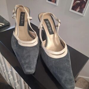 Jacques Vert Women's Sophisticated Gray and Cream Heels